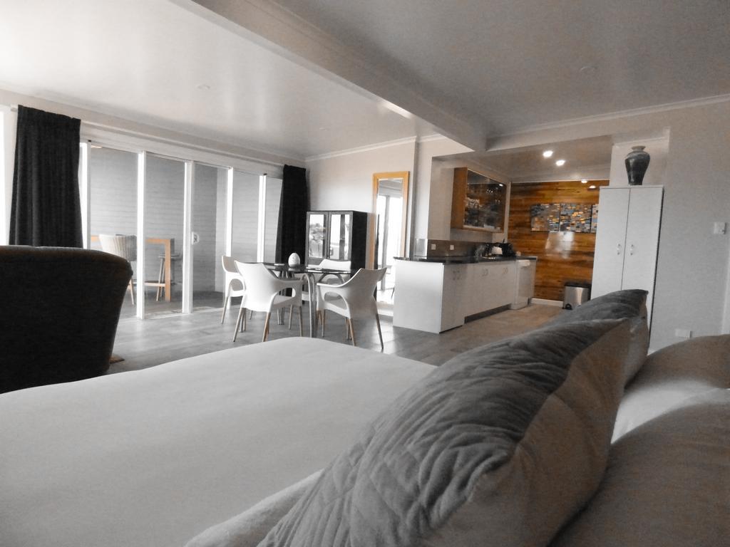 Arthouse Beachfront Accommodation Емералд Бийч Екстериор снимка