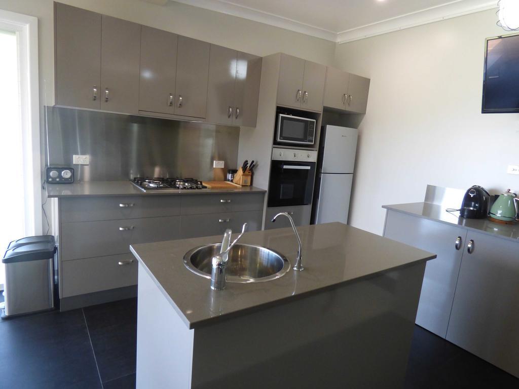Arthouse Beachfront Accommodation Емералд Бийч Екстериор снимка