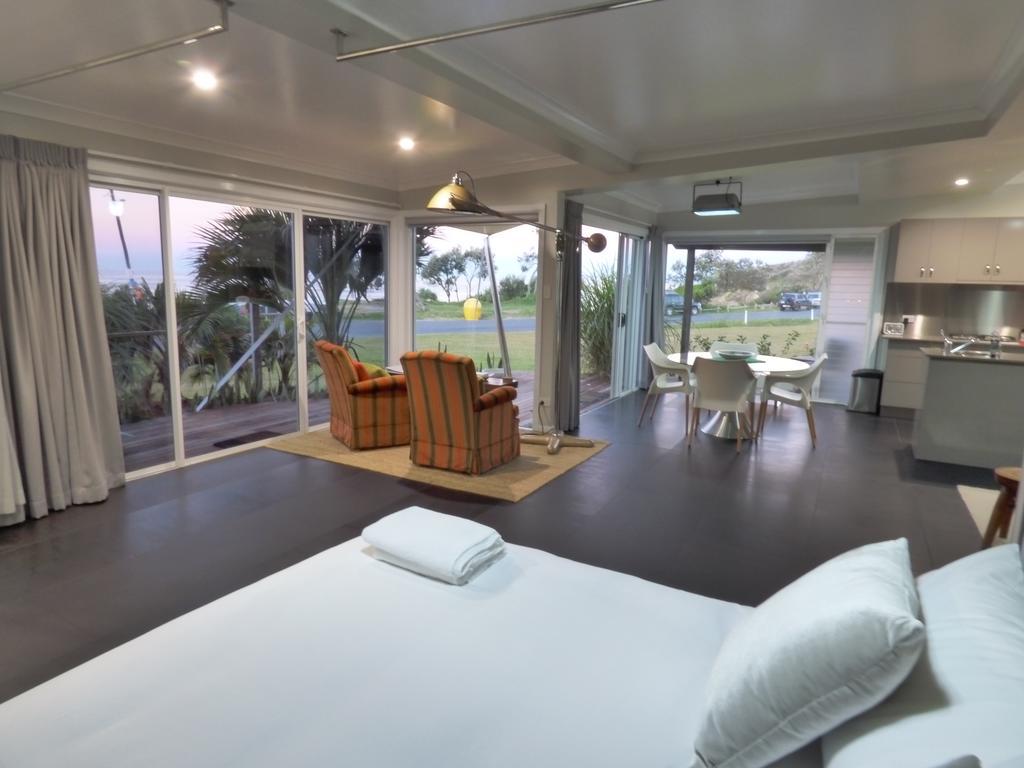 Arthouse Beachfront Accommodation Емералд Бийч Екстериор снимка