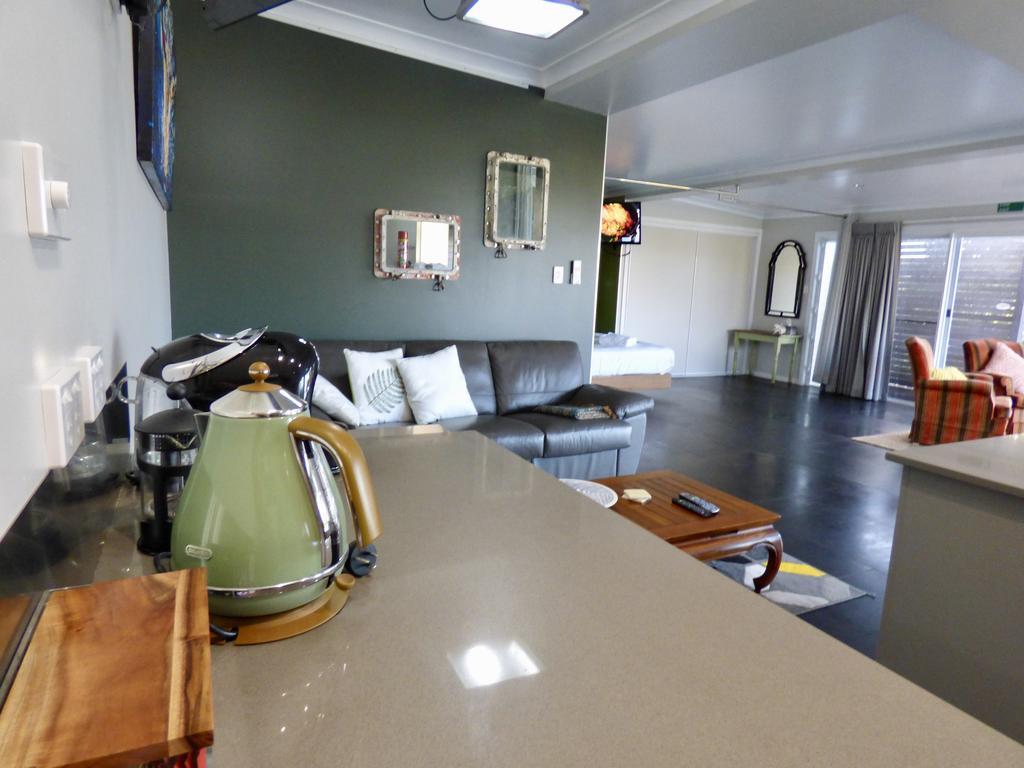 Arthouse Beachfront Accommodation Емералд Бийч Екстериор снимка