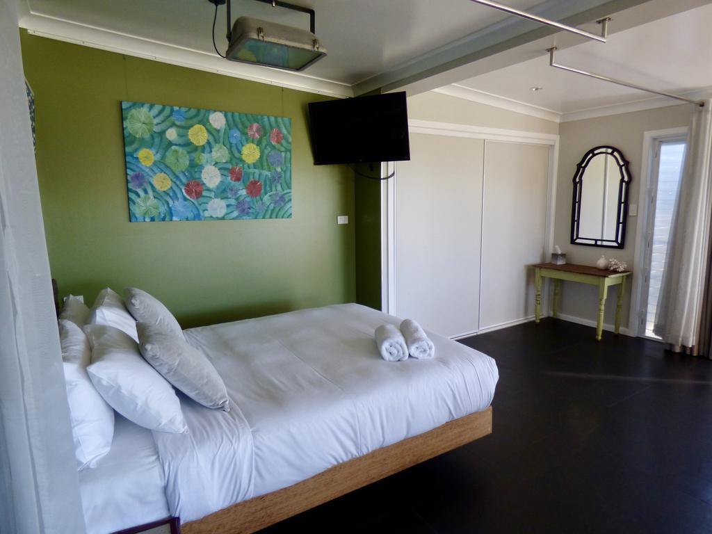 Arthouse Beachfront Accommodation Емералд Бийч Екстериор снимка